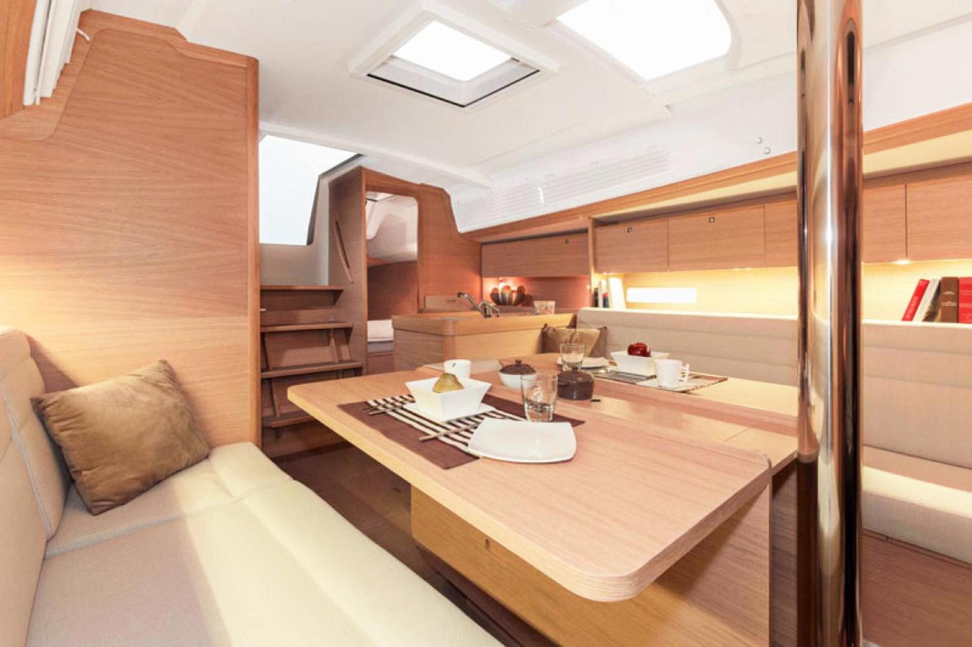 Rent A On A Sailing Yacht! Bateau-hôtel