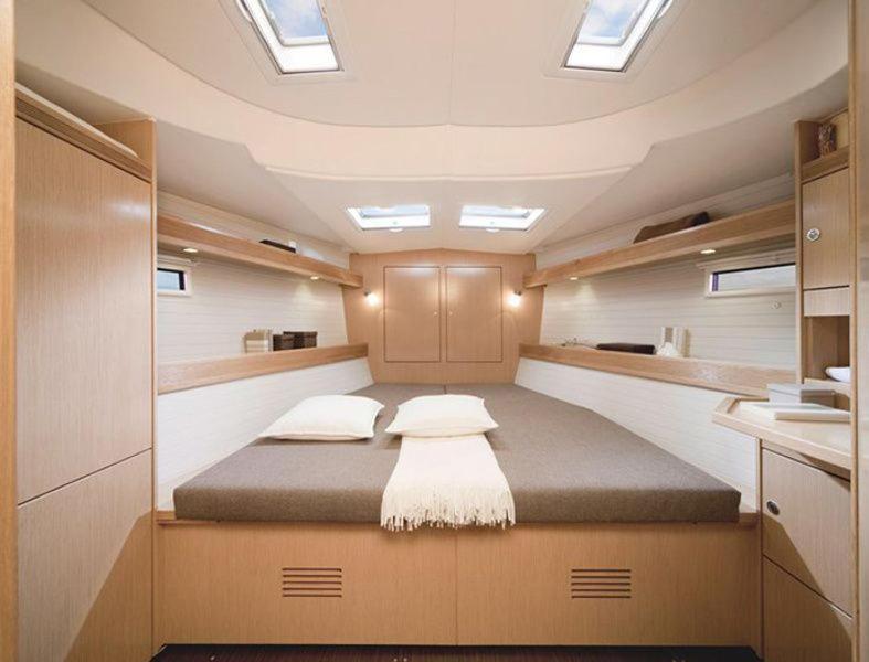 Bateau-hôtel Rent A On A Sailing Yacht!